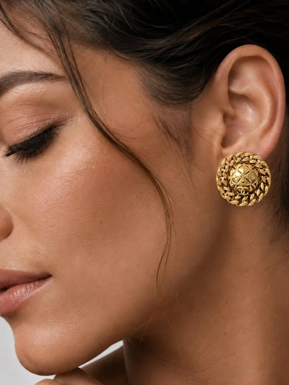 Chanel Vintage Matelassé Round Chain 24k Earrings